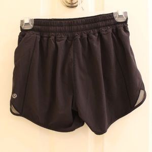 black lululemon shorts